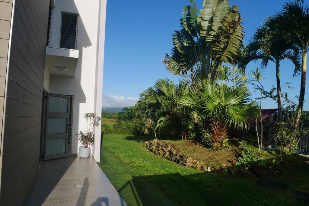 Villa Kumquat Avec Piscine Et Vue Sur Les Montagnes 프티-부르 외부 사진