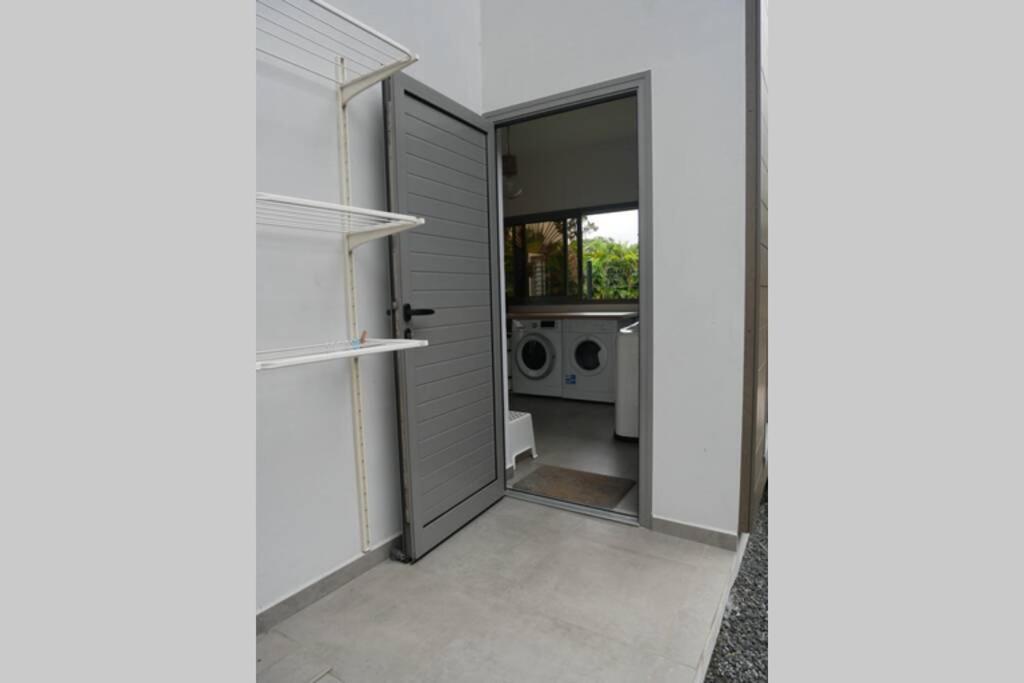 Villa Kumquat Avec Piscine Et Vue Sur Les Montagnes 프티-부르 외부 사진
