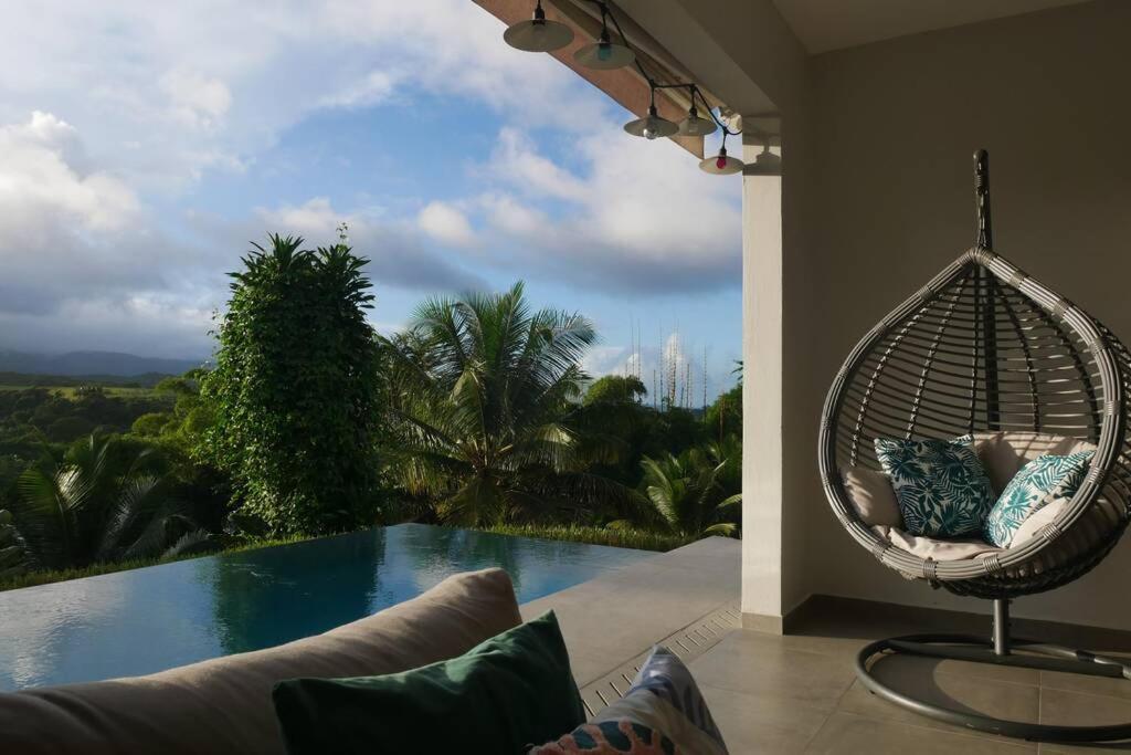 Villa Kumquat Avec Piscine Et Vue Sur Les Montagnes 프티-부르 외부 사진