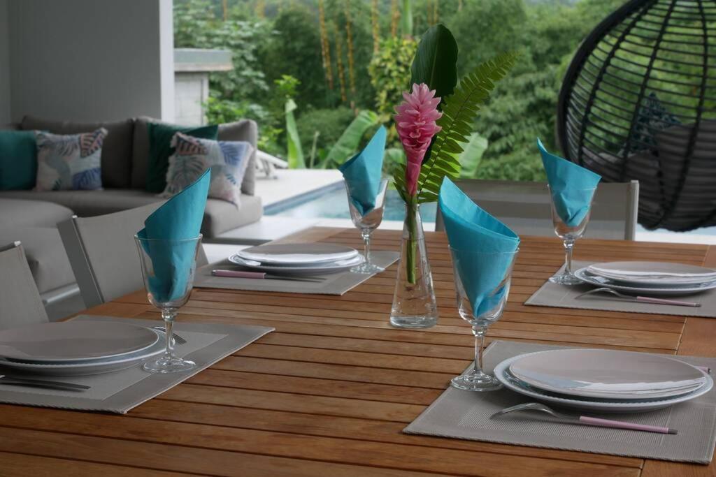 Villa Kumquat Avec Piscine Et Vue Sur Les Montagnes 프티-부르 외부 사진
