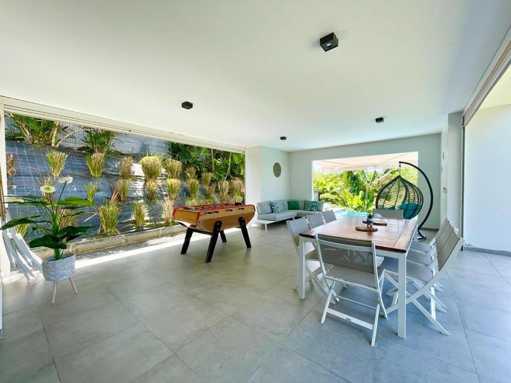 Villa Kumquat Avec Piscine Et Vue Sur Les Montagnes 프티-부르 외부 사진