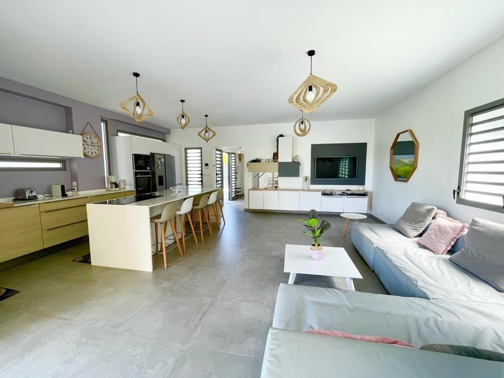 Villa Kumquat Avec Piscine Et Vue Sur Les Montagnes 프티-부르 외부 사진