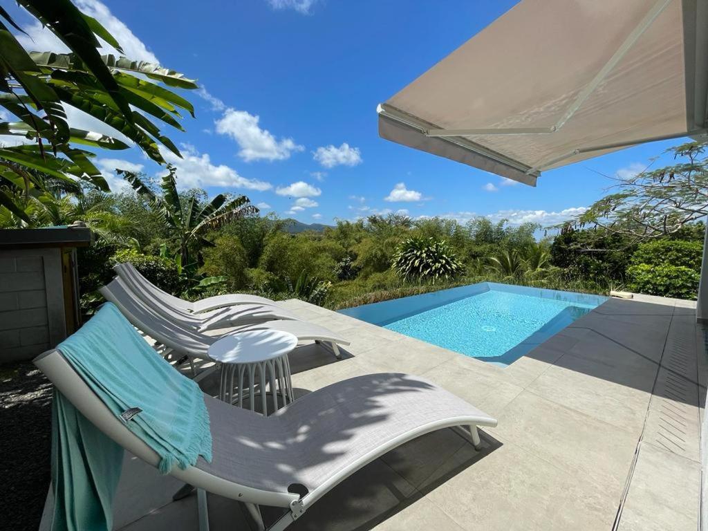 Villa Kumquat Avec Piscine Et Vue Sur Les Montagnes 프티-부르 외부 사진