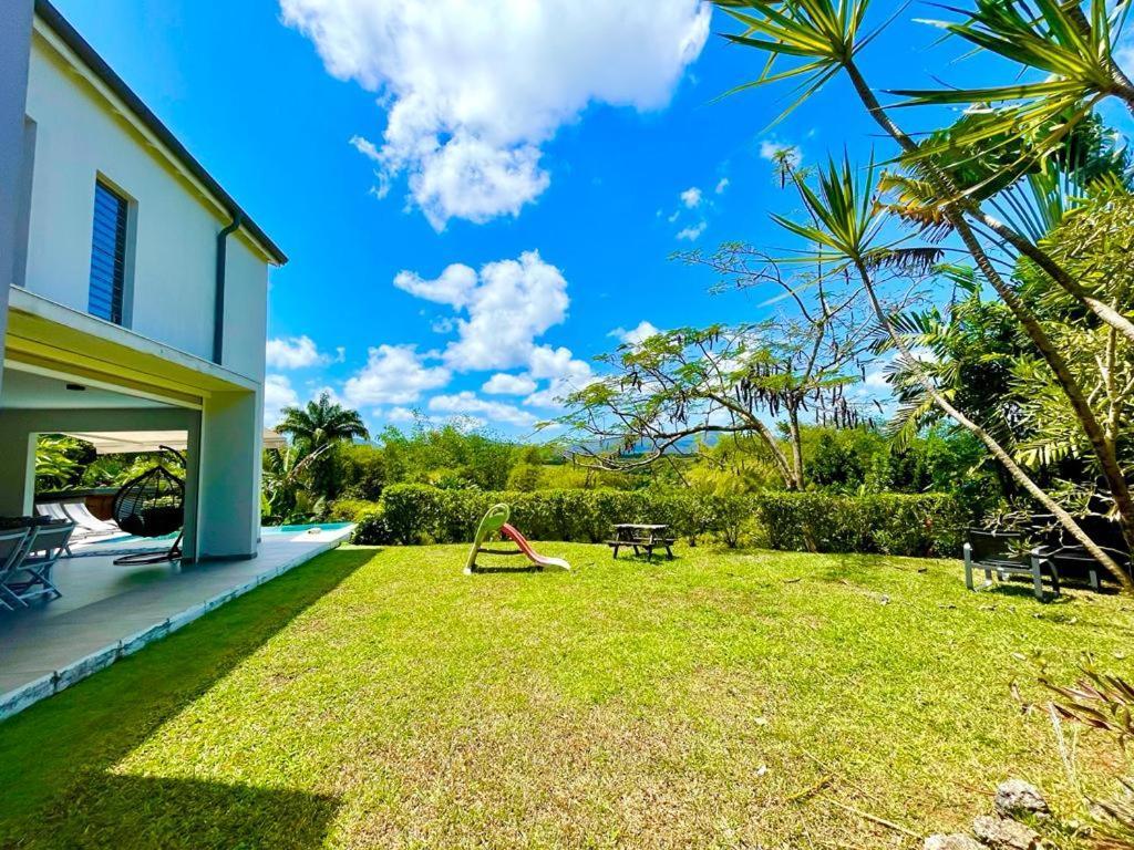 Villa Kumquat Avec Piscine Et Vue Sur Les Montagnes 프티-부르 외부 사진